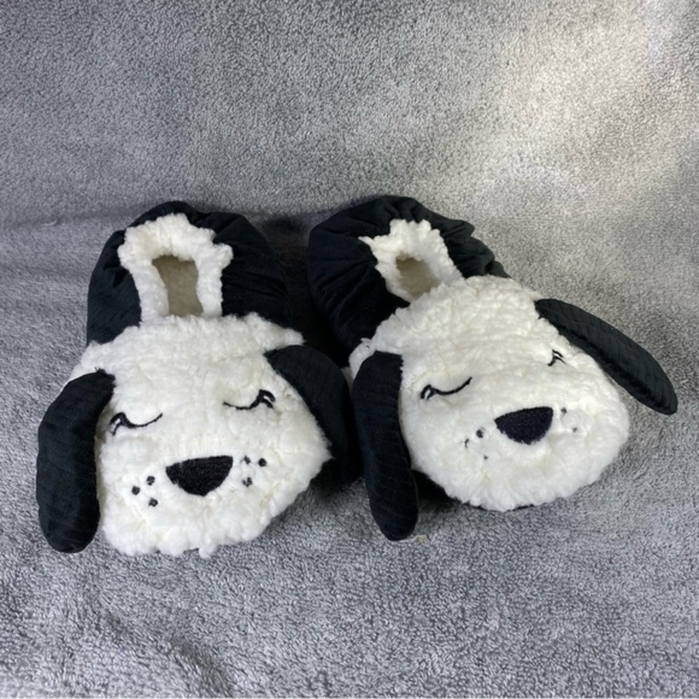 Fuzzy Babba Slipper‎ Socks Women’s Size 7-9.5 Faux Fur Dog Logo